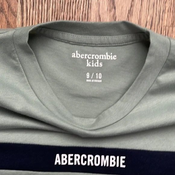 Abercrombie Kids boys lot of 2 long sleeve tee and joggers size 9-10 EUC - Picture 5 of 5